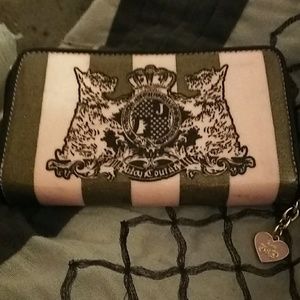 Juicy Couture wallet makeup purse🤷
